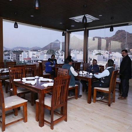 Pine Regency - Aravali'S Peak View Hotel Udaipur Exterior foto