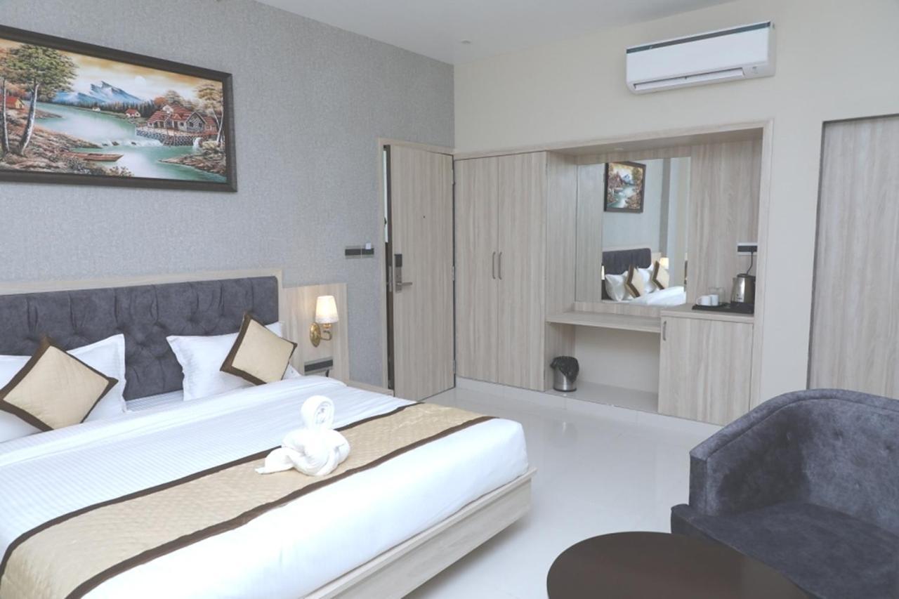 Pine Regency - Aravali'S Peak View Hotel Udaipur Exterior foto
